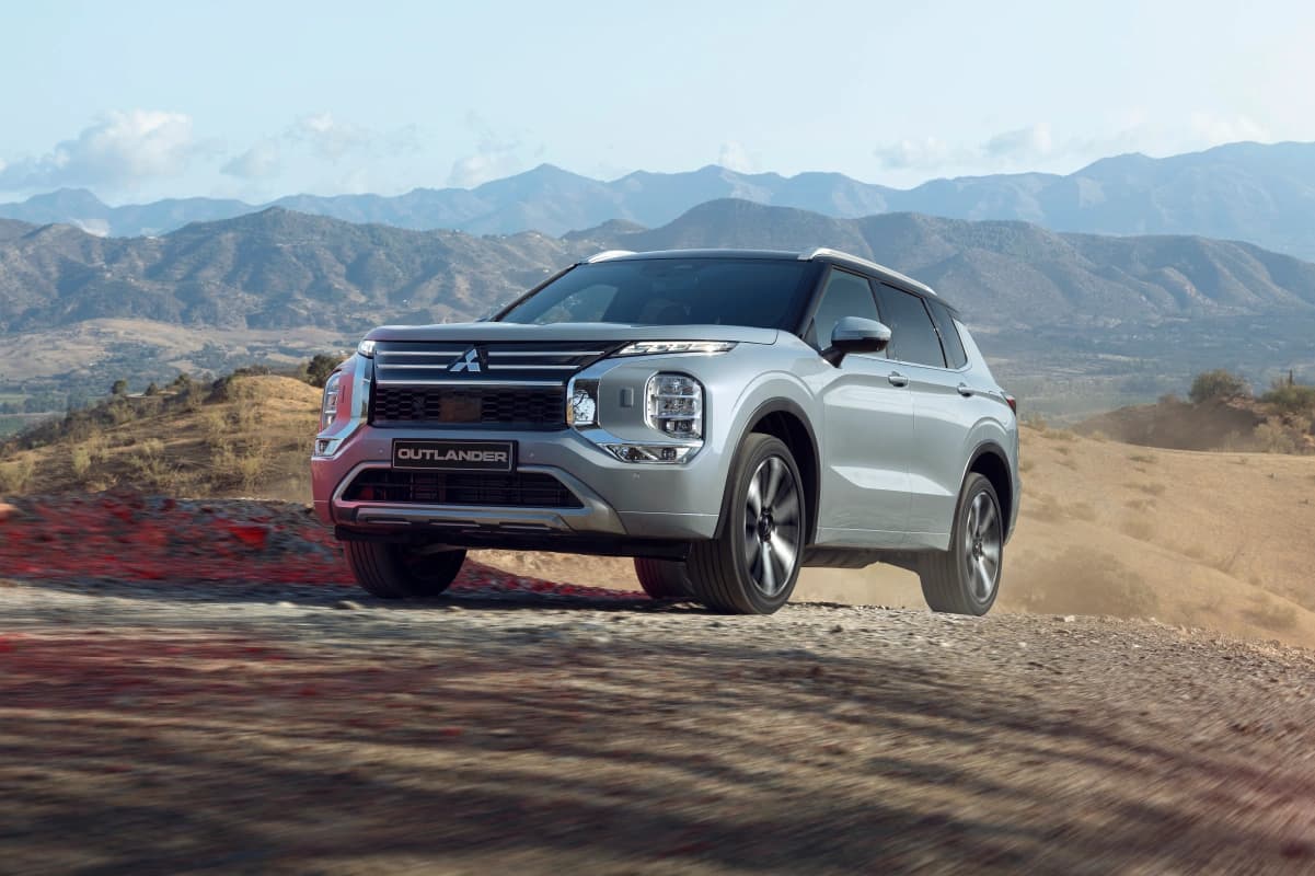 Mitsubishi Outlander 4X2 GL 2025 - miniatura 3